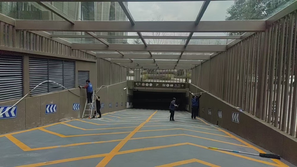?停車(chē)場(chǎng)地下室清洗